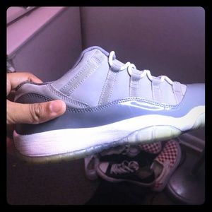Jordan’s 11s size 7y